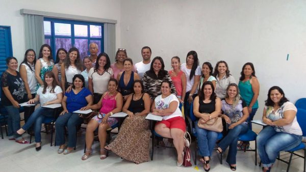 As Secretárias Municipais de Educação e Cultura Francisca Vânia de Oliveira Silva, de Desenvolvimento Social Mariza Curi e os Gestores da Rede Municipal