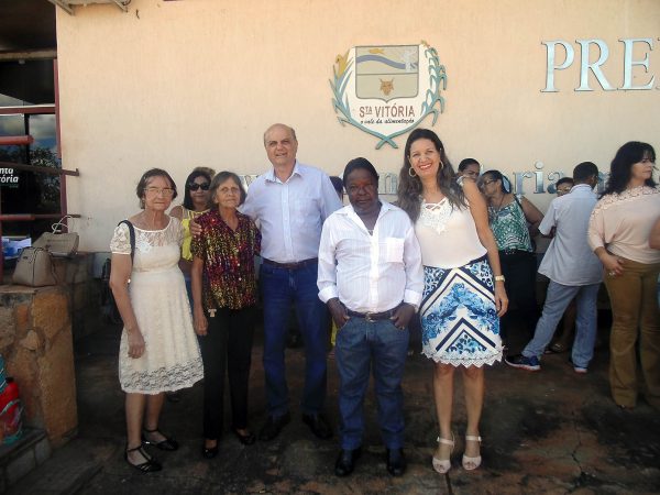 Idosos de Santa Vitória se divertem nas tradicionais festas de domingo (15)