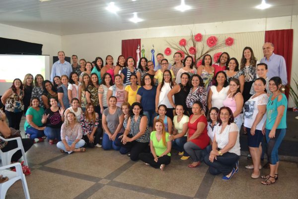 SMEC celebra o início do ano letivo com Palestra Motivacional com professor Erik Pena (13)