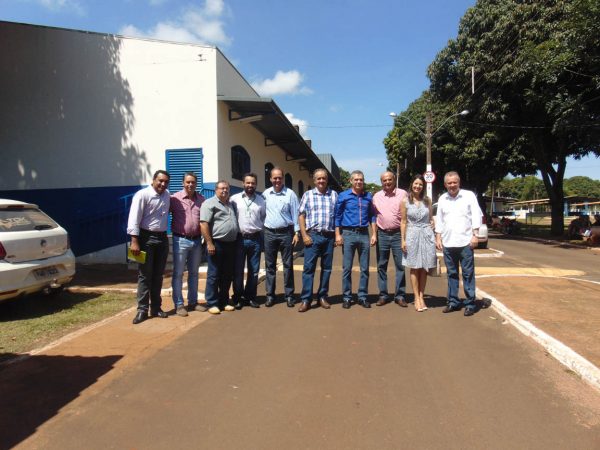 Prefeito de Santa Vitória recebe Deputado Federal Zé Silva e representantes do INCRA (1)