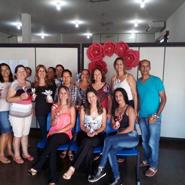 A Equipe de Servidores da Secretaria de DesenvolvimentoSocial envolvida com a meta de promover a melhor Páscoa A Equipe de Servidores da Secretaria de DesenvolvimentoSocial envolvida com a meta de promover a melhor Páscoa