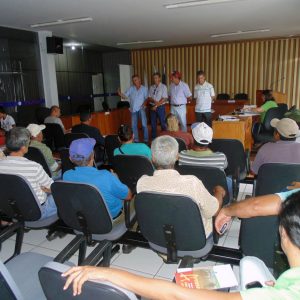 CMDRS realiza reunião ordinária no plenário da Câmara