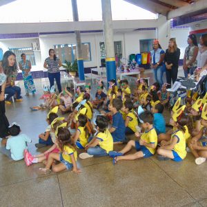 Hora de brincar no Dia da Páscoa do Cemei do Bairro Brasil Hora de brincar no Dia da Páscoa do Cemei do Bairro Brasil