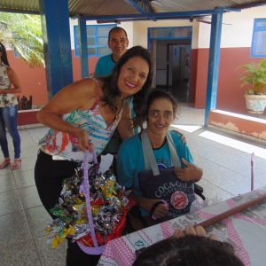Promovendo a alegria com alunos da APAE Promovendo a alegria com alunos da APAE