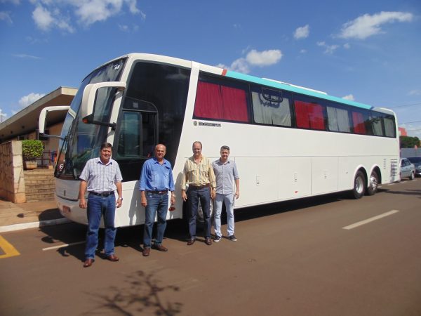 Prefeitura de Santa Vitória beneficia universitários com melhorias no transporte