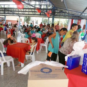 Alunos da Apae homenageiam as mães