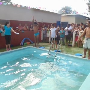 Alunos da Apae homenageiam as mães