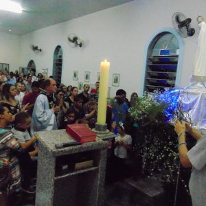Comunidade Católica de Chaveslândia celebra Tríduo a Nossa Senhora de Fátima (4) Comunidade Católica de Chaveslândia celebra Tríduo a Nossa Senhora de Fátima (4)