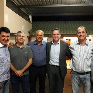 O Prefeito de Monte Carmelo, Secretário Executivo no Governo de Minas, Margonari Marcos, O Prefeito Salim Curi, o Subsecretário de Assuntos Municipais de Minas Gerais, Marco Antônio Viana Leite, o vice-prefeito Renato José de Paula e o Deputado Estadual Leonidio Bouças