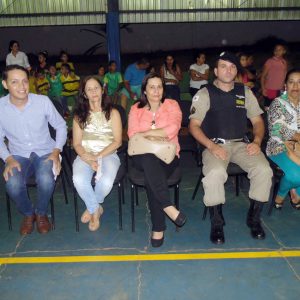 Projeto que incentiva prática de leitura é desenvolvido na Escola Municipal Tancredo Neves Projeto que incentiva prática de leitura é desenvolvido na Escola Municipal Tancredo Neves