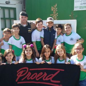 Com apoio da prefeitura de Santa Vitória, PROERD mantém atividades e realiza formatura de mais uma turma