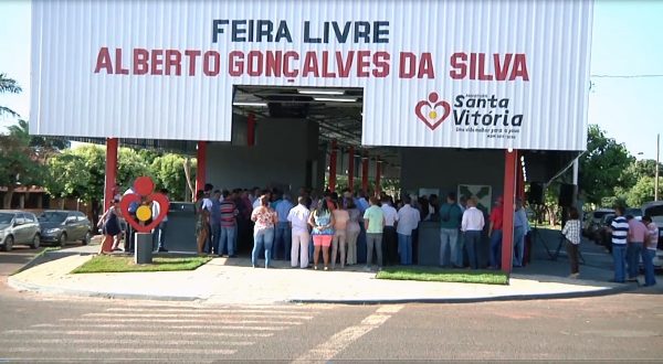 Feira Livre em Santa Vitória inicia atendimento (1)