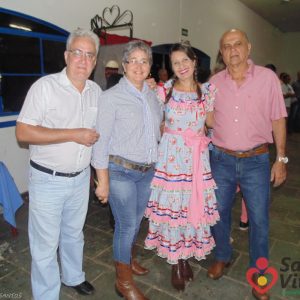 Festa junina da Terceira Idade atrai grande multidão para o Centro de Convenções (66) Festa junina da Terceira Idade atrai grande multidão para o Centro de Convenções (66)