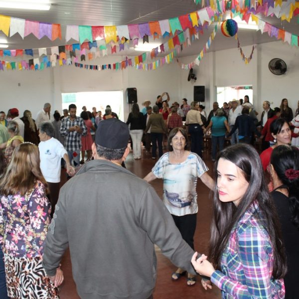 Festa junina reúne integrantes do programa Hiperdia Em Santa Vitória