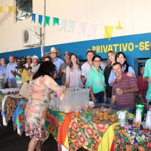 Comidas típicas, decoração e alegria marcaram as comemorações juninas nos setores da prefeitura Comidas típicas, decoração e alegria marcaram as comemorações juninas nos setores da prefeitura
