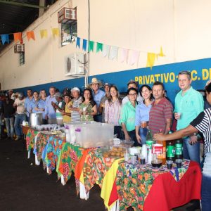 Comidas típicas, decoração e alegria marcaram as comemorações juninas nos setores da prefeitura Comidas típicas, decoração e alegria marcaram as comemorações juninas nos setores da prefeitura