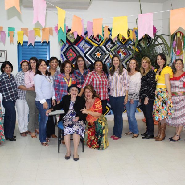 Comidas típicas, decoração e alegria marcaram as comemorações juninas nos setores da prefeitura Comidas típicas, decoração e alegria marcaram as comemorações juninas nos setores da prefeitura