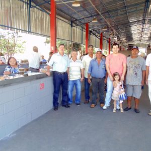 primeiro dia de funcionamento da Feira Municipal no novo espaço em Santa Vitória (14) primeiro dia de funcionamento da Feira Municipal no novo espaço em Santa Vitória (14)