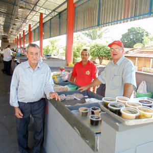primeiro dia de funcionamento da Feira Municipal no novo espaço em Santa Vitória (5) primeiro dia de funcionamento da Feira Municipal no novo espaço em Santa Vitória (5)