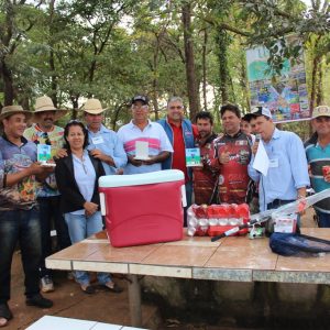 8º Passeio Ecológico de Santa Vitória atrai multidão que recolhe toneladas de lixo do leito dos rios (15) 8º Passeio Ecológico de Santa Vitória atrai multidão que recolhe toneladas de lixo do leito dos rios (15)