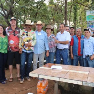 8º Passeio Ecológico de Santa Vitória atrai multidão que recolhe toneladas de lixo do leito dos rios (18) 8º Passeio Ecológico de Santa Vitória atrai multidão que recolhe toneladas de lixo do leito dos rios (18)