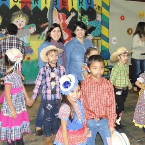 Alegria e muita dança, na festa junina da Escola Municipal Geraldo Ribeiro (14)