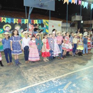 Alegria e muita dança, na festa junina da Escola Municipal Geraldo Ribeiro (22)