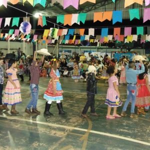 Alegria e muita dança, na festa junina da Escola Municipal Geraldo Ribeiro (25)