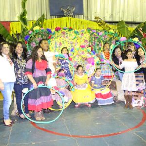 Apresentações e comidas típicas marcam Festa Junina da Escola M. Tancredo Neves (4) Apresentações e comidas típicas marcam Festa Junina da Escola M. Tancredo Neves (4)