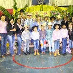 Apresentações e comidas típicas marcam Festa Junina da Escola M. Tancredo Neves (7) Apresentações e comidas típicas marcam Festa Junina da Escola M. Tancredo Neves (7)