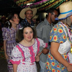 Festa Junina proporciona alegria e descontração para alunos da APAE (7)