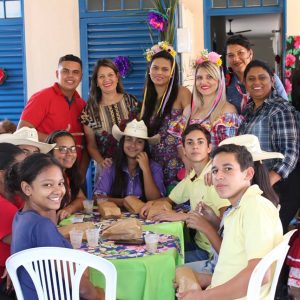 Festa Junina reforça laços nas comunidades assistidas pelos CRAS em Santa Vitória (11) Festa Junina reforça laços nas comunidades assistidas pelos CRAS em Santa Vitória (11)