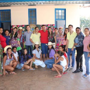 Festa Junina reforça laços nas comunidades assistidas pelos CRAS em Santa Vitória (18) Festa Junina reforça laços nas comunidades assistidas pelos CRAS em Santa Vitória (18)