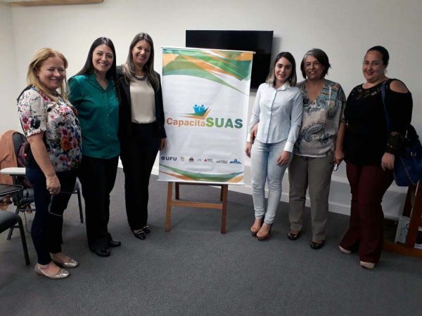 Representantes da Secretaria de Desenvolvimento Social de Santa Vitória participam de capacitação da Sedese