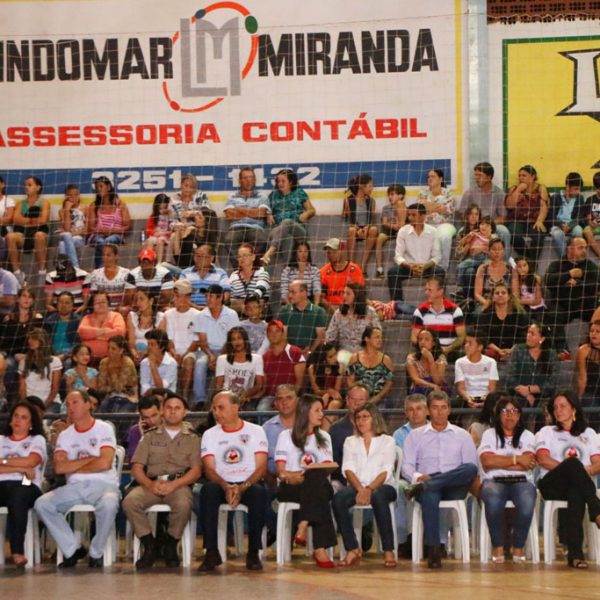 Solenidade de formatura dos alunos do PROERD em Santa Vitória Solenidade de formatura dos alunos do PROERD em Santa Vitória