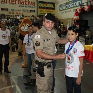 Solenidade de formatura dos alunos do PROERD em Santa Vitória Solenidade de formatura dos alunos do PROERD em Santa Vitória