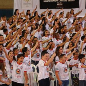 Solenidade de formatura dos alunos do PROERD em Santa Vitória Solenidade de formatura dos alunos do PROERD em Santa Vitória