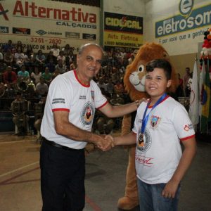 Solenidade de formatura dos alunos do PROERD em Santa Vitória Solenidade de formatura dos alunos do PROERD em Santa Vitória