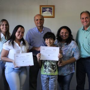 Telecentro-entrega-certificados-para-nova-turma-de-formandos-(13) Telecentro-entrega-certificados-para-nova-turma-de-formandos-(13)