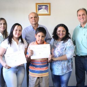 Telecentro-entrega-certificados-para-nova-turma-de-formandos-(18) Telecentro-entrega-certificados-para-nova-turma-de-formandos-(18)