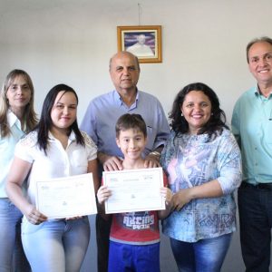 Telecentro-entrega-certificados-para-nova-turma-de-formandos-(22) Telecentro-entrega-certificados-para-nova-turma-de-formandos-(22)