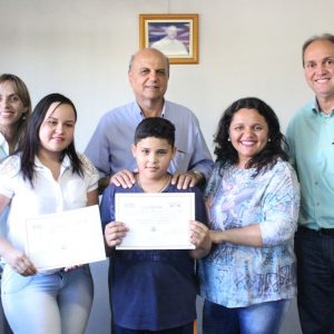 Telecentro-entrega-certificados-para-nova-turma-de-formandos-(25) Telecentro-entrega-certificados-para-nova-turma-de-formandos-(25)