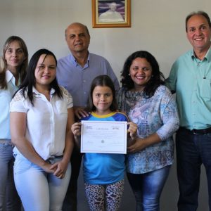 Telecentro-entrega-certificados-para-nova-turma-de-formandos-(8) Telecentro-entrega-certificados-para-nova-turma-de-formandos-(8)