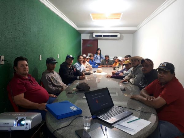 Equipe de jardinagem têm palestra de segurança no trabalho