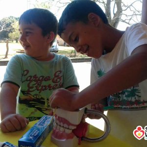 Escolas de Santa Vitória recebem Ação de Saúde Bucal