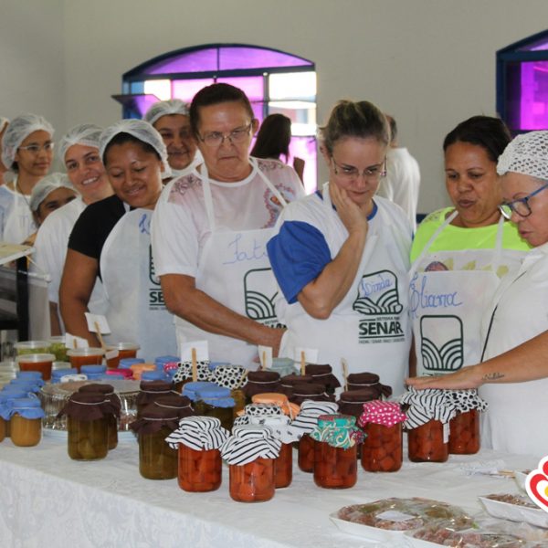 Prefeitura, Sindicato Rural e SENAR promovem curso de doces cristalizados e compota Prefeitura, Sindicato Rural e SENAR promovem curso de doces cristalizados e compota