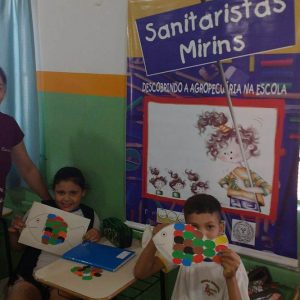 Sanitaristas Mirins de Santa Vitória participam de atividades da Semana do Peixe Sanitaristas Mirins de Santa Vitória participam de atividades da Semana do Peixe