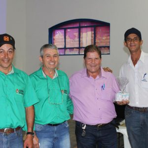 XXI Simpósio de Pecuária de Leite – Santa Vitoria (28) XXI Simpósio de Pecuária de Leite - Santa Vitoria (28)