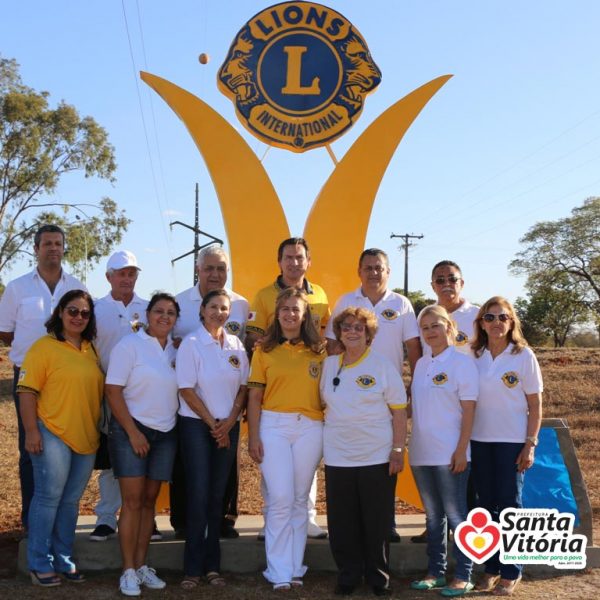 Presença do governador do Distrito, Lions Santa Vitória realiza festiva de posse