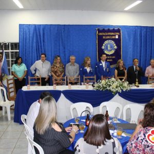 Presença do governador do Distrito, Lions Santa Vitória realiza festiva de posse